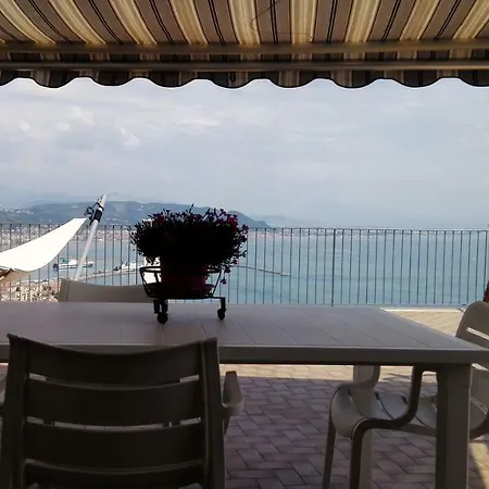 Semesterbostad La Prua *